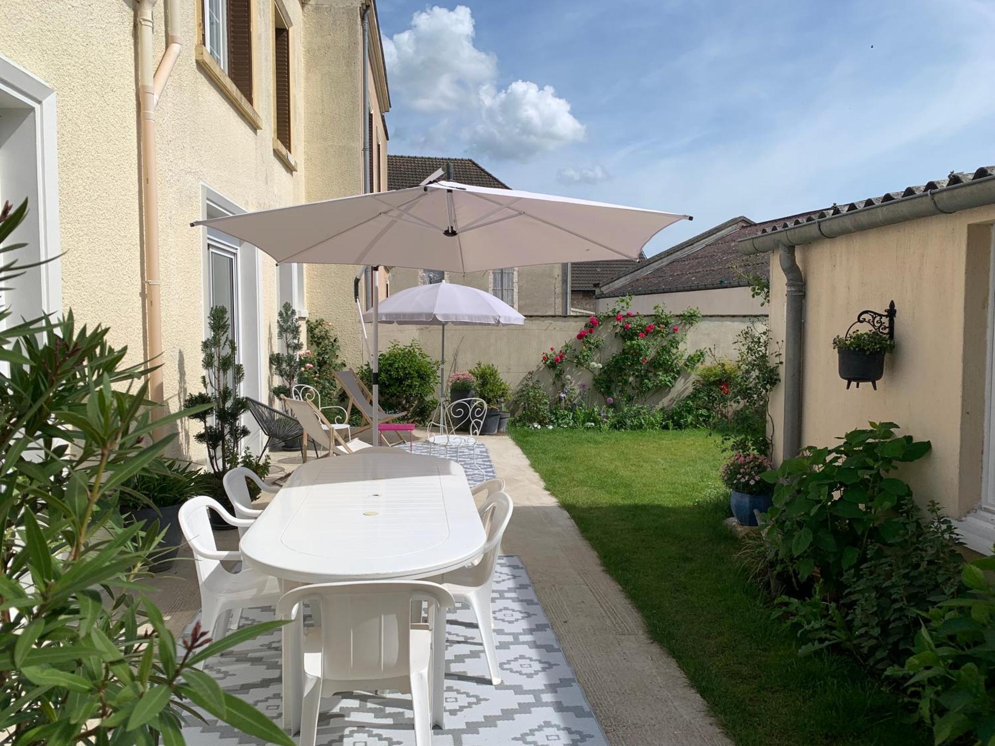 Le Claugi Villa Damery  Exterior photo