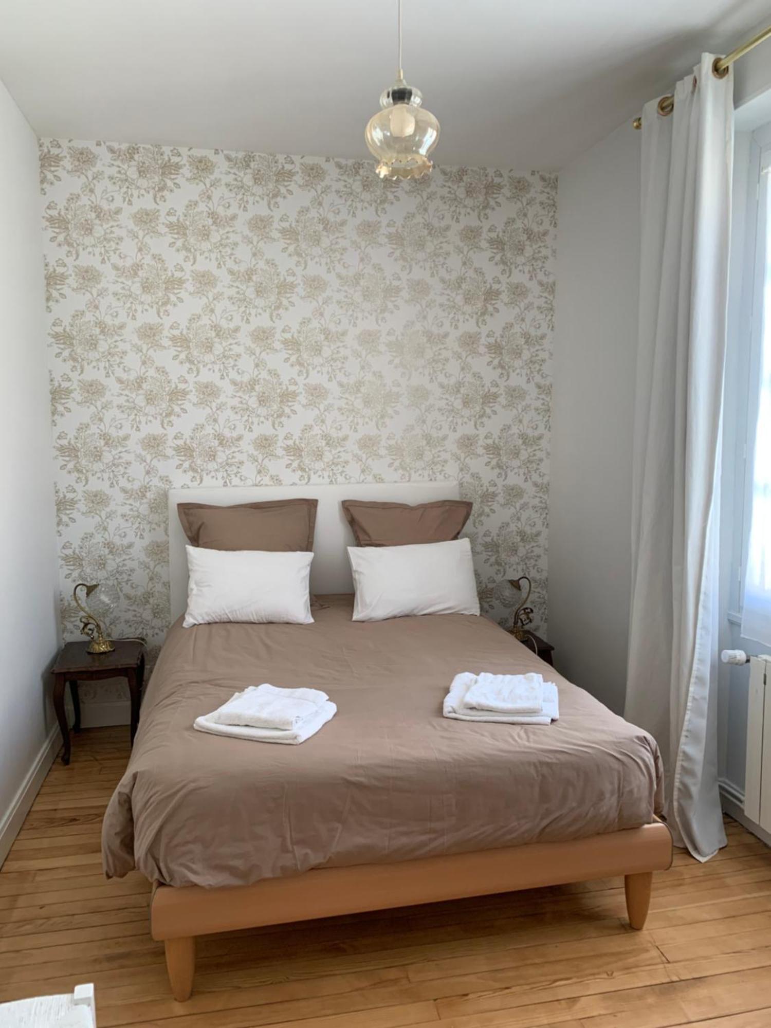 Le Claugi Villa Damery  Room photo