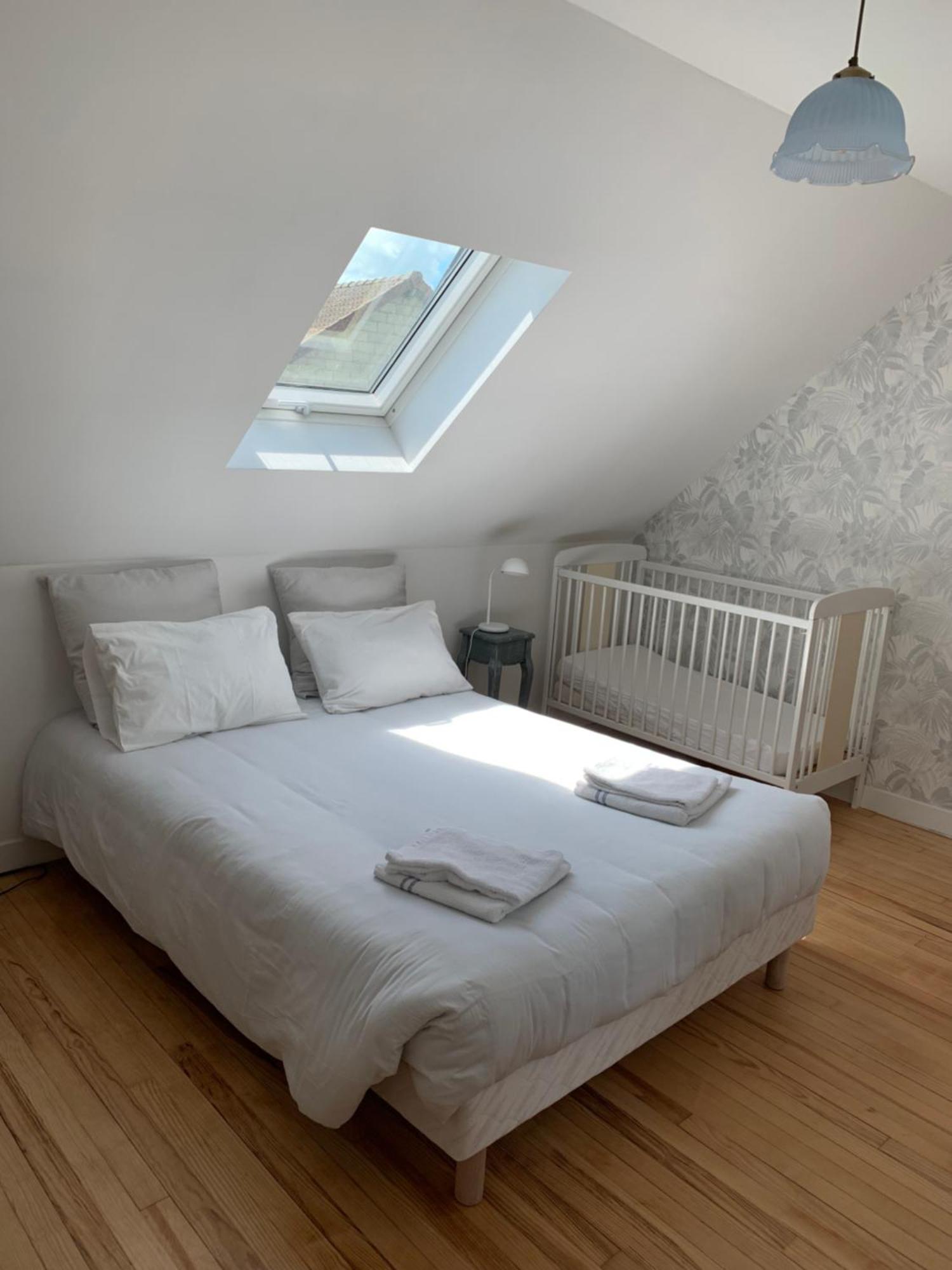 Le Claugi Villa Damery  Room photo